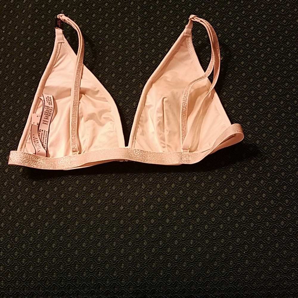 NWT. Victoria Secret front closure bralette. Small - Picture 3 of 5
